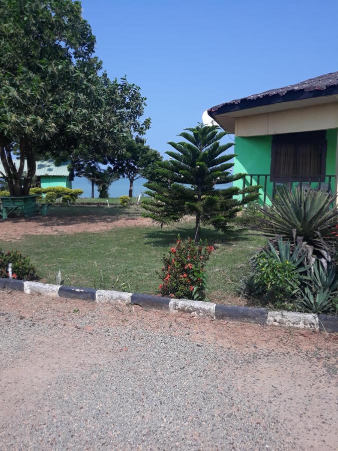 Abuesi Beach Resort Sekondi-Takoradi Екстериор снимка