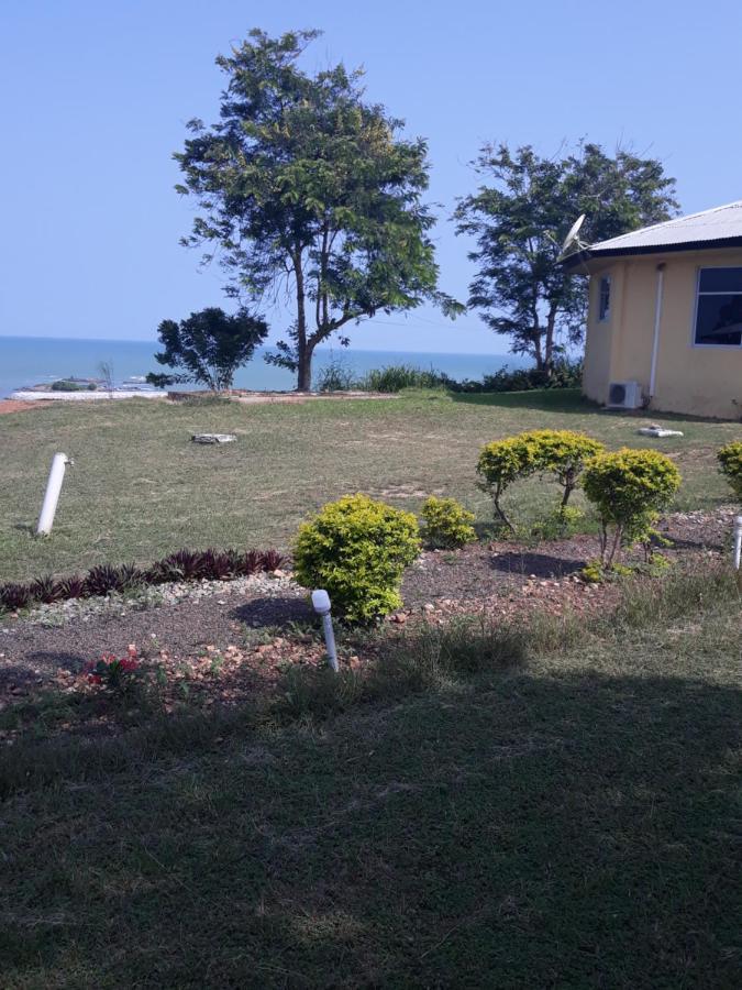 Abuesi Beach Resort Sekondi-Takoradi Екстериор снимка