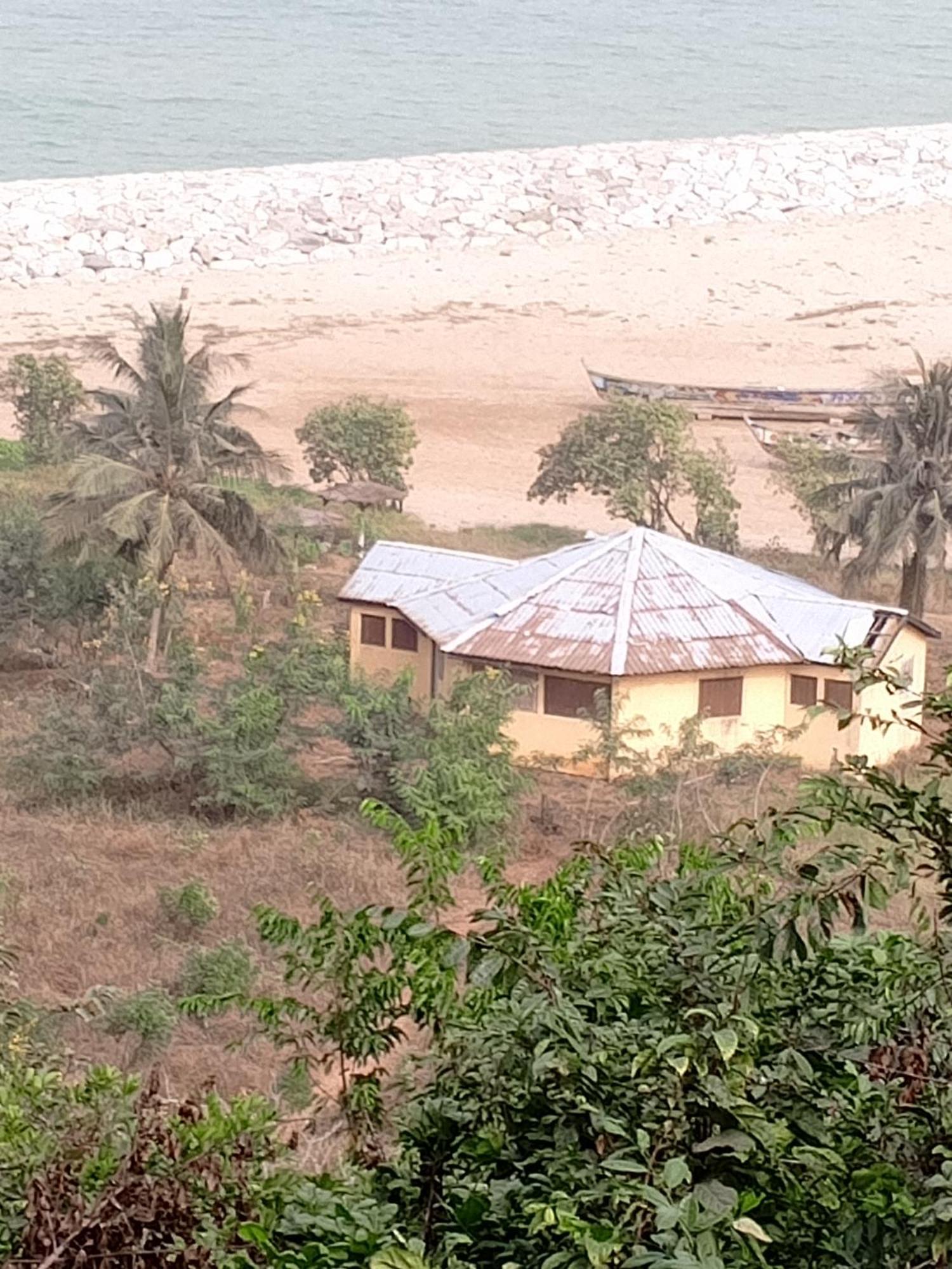 Abuesi Beach Resort Sekondi-Takoradi Екстериор снимка